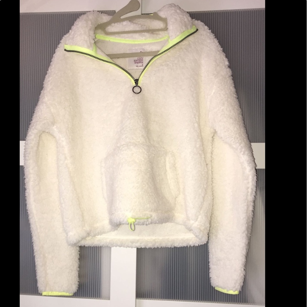 white/cream sherpa pull over